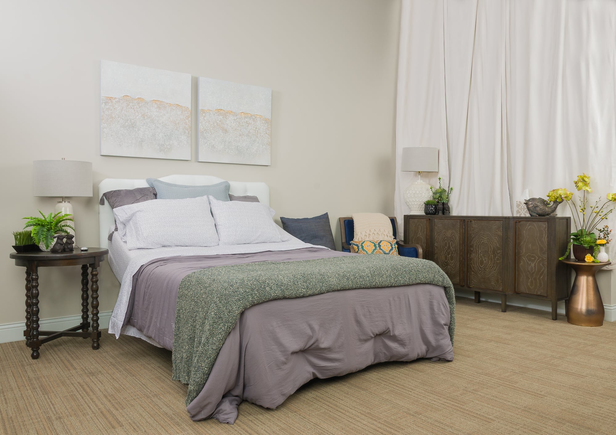 Supernal 3 bed in room