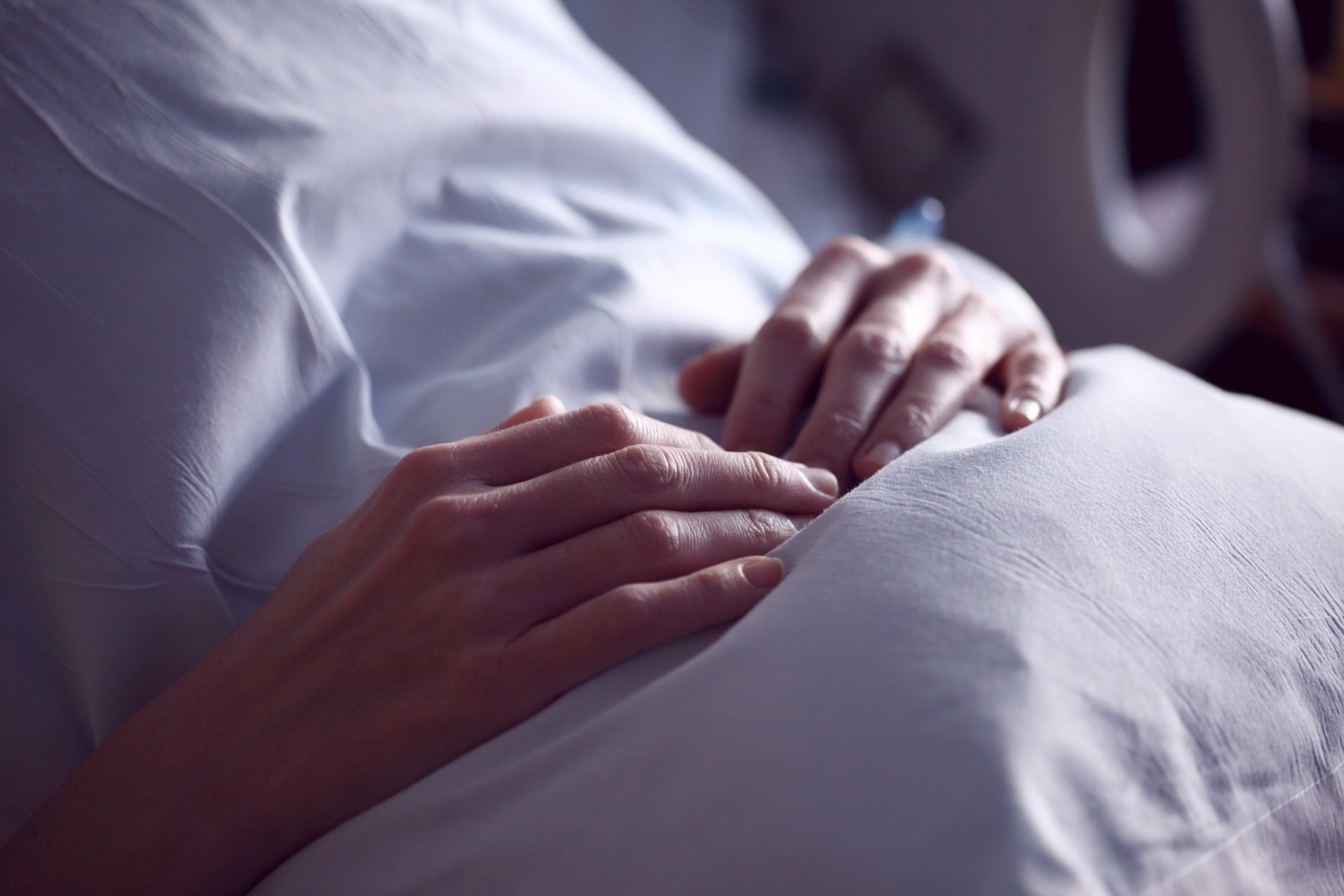 3 Major Benefits of a Rotating Hospital Bed