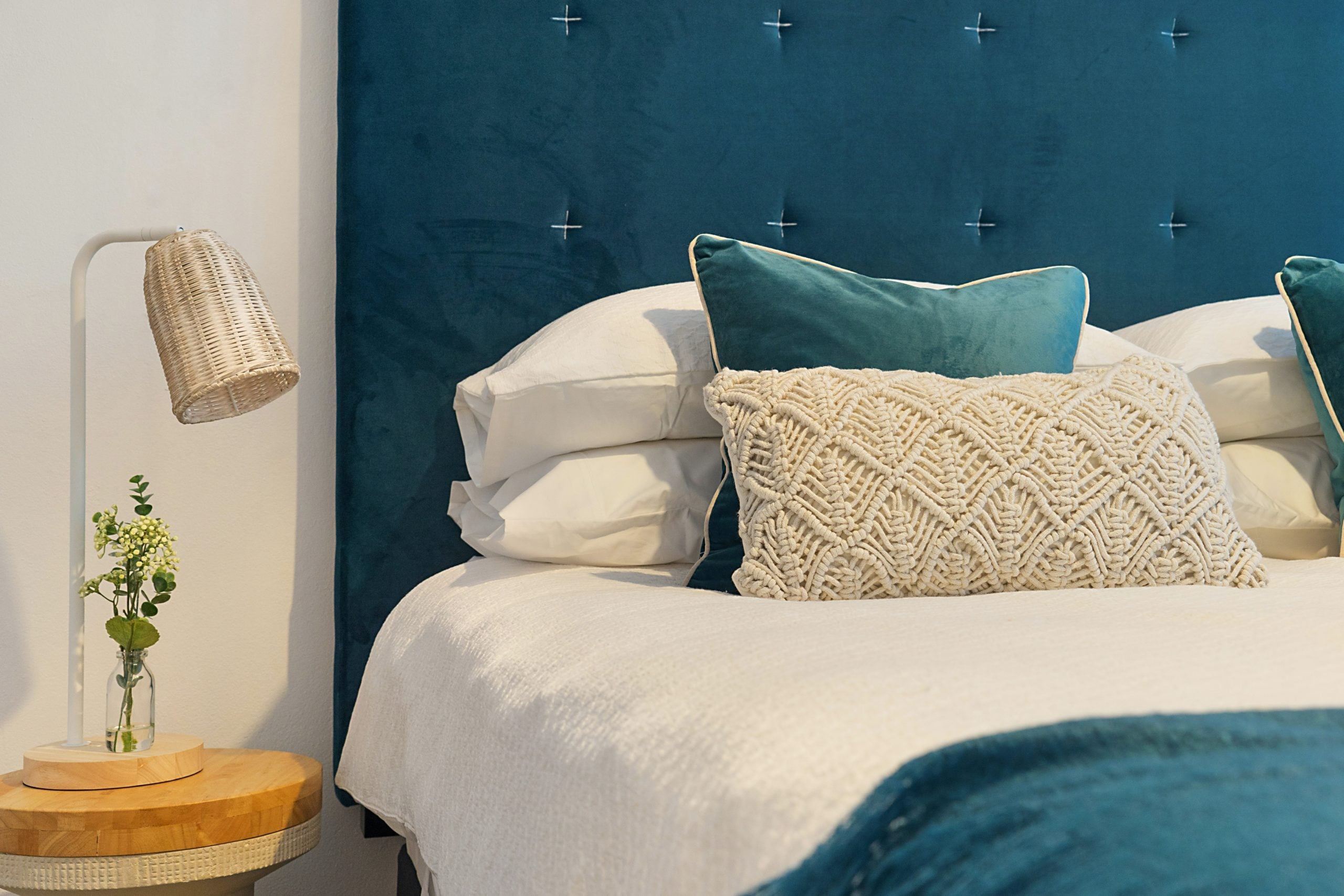 Five Features To Consider When Buying a Home Hospital Bed