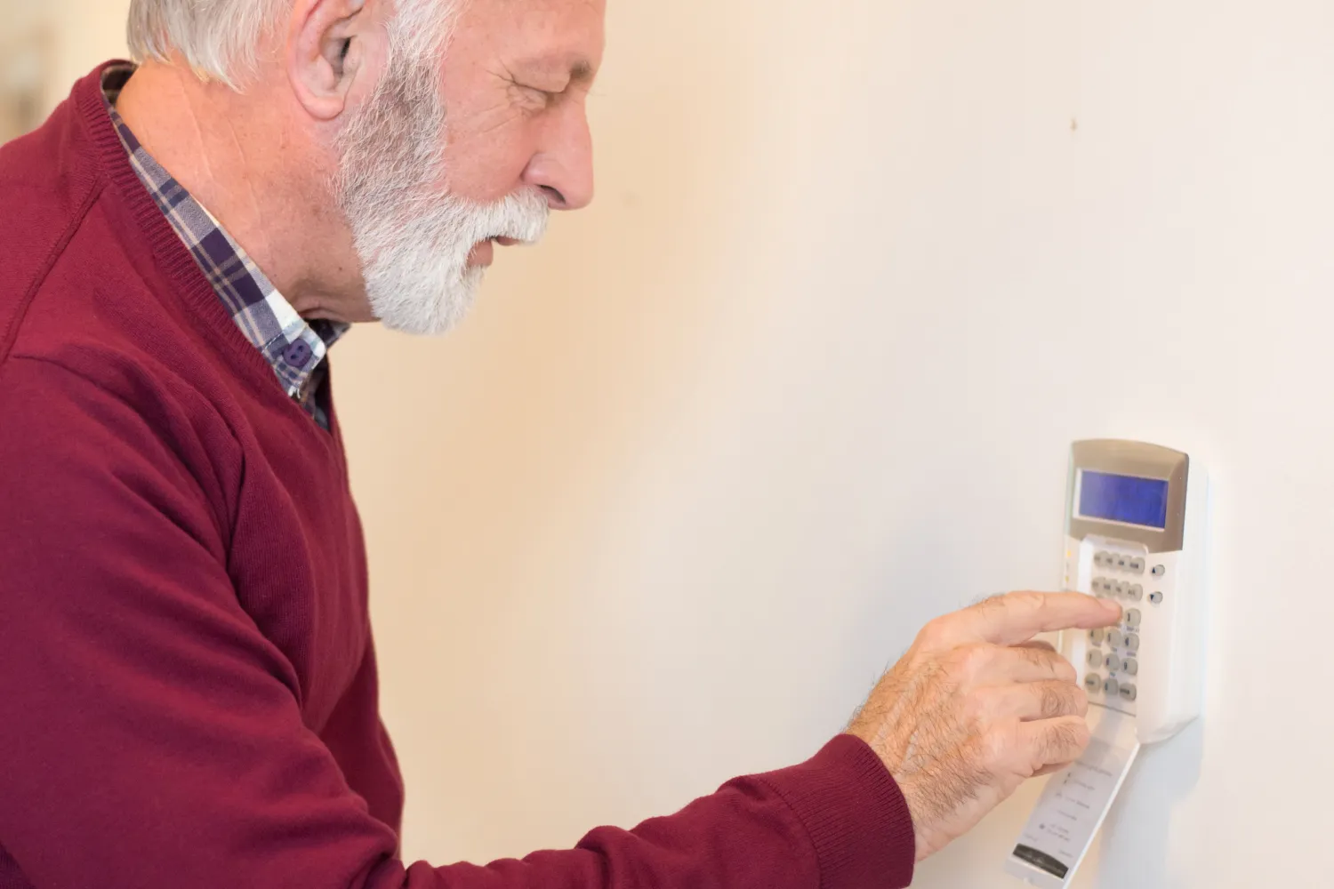 7 Home Safety Tips for Seniors Who Live Alone