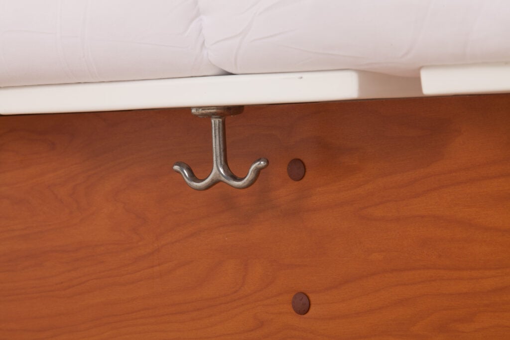 Catheter Hooks